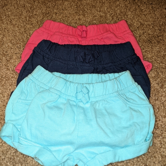 Old Navy Infant Shorts - Picture 2 of 4